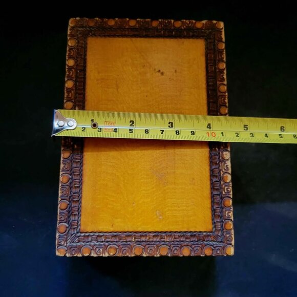 Vintage, Hand-Carved Wooden Trinket Or Jewelry Box - Picture 8 of 9
